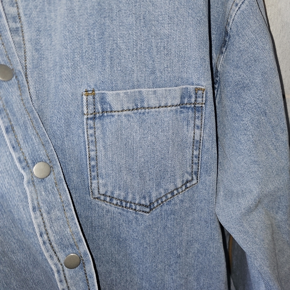 Thread and Supply Cropped Denim Shirt - Picture 3 of 6